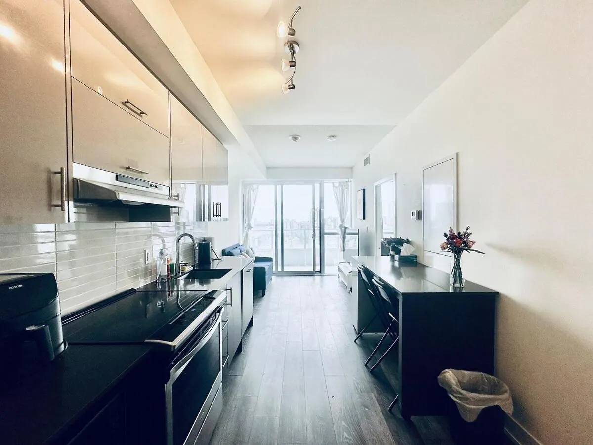 Super View Condo Next To 404Hwy & Fairview Mall Toronto Apartment