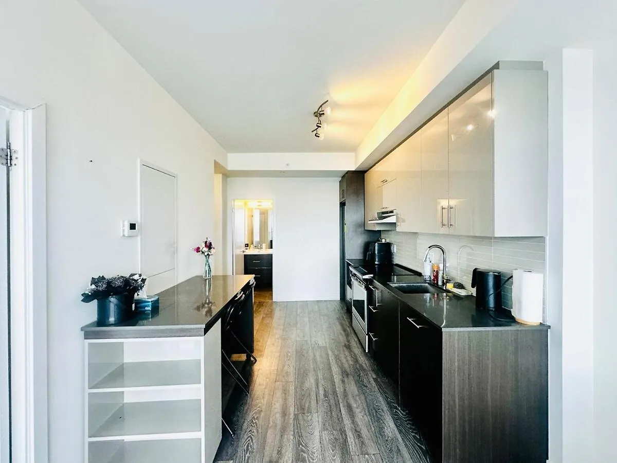 Super View Condo Next To 404Hwy & Fairview Mall Toronto