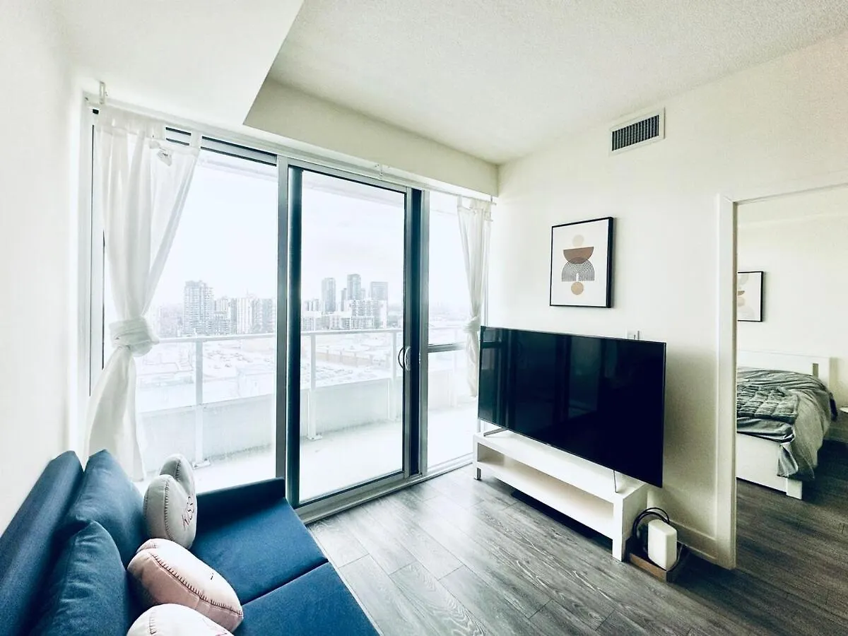 Super View Condo Next To 404Hwy & Fairview Mall Toronto